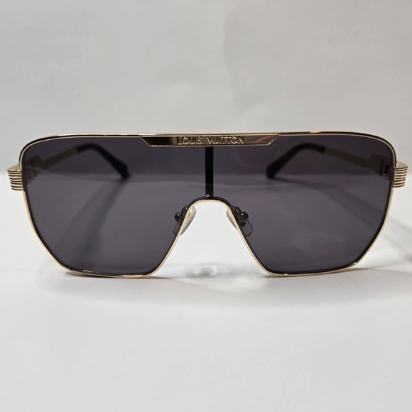 LV Sky Mask Sunglasses - Picture 5 of 13
